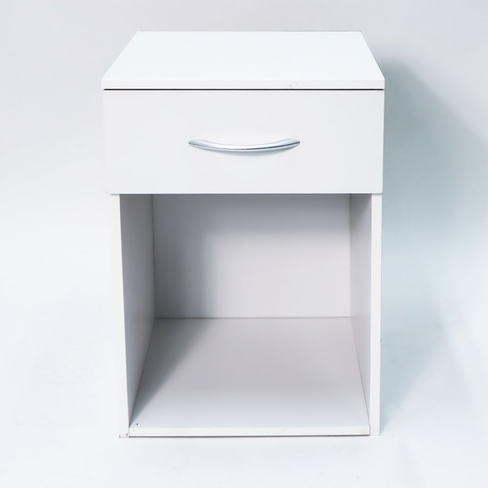 床邊單桶矮櫃正面