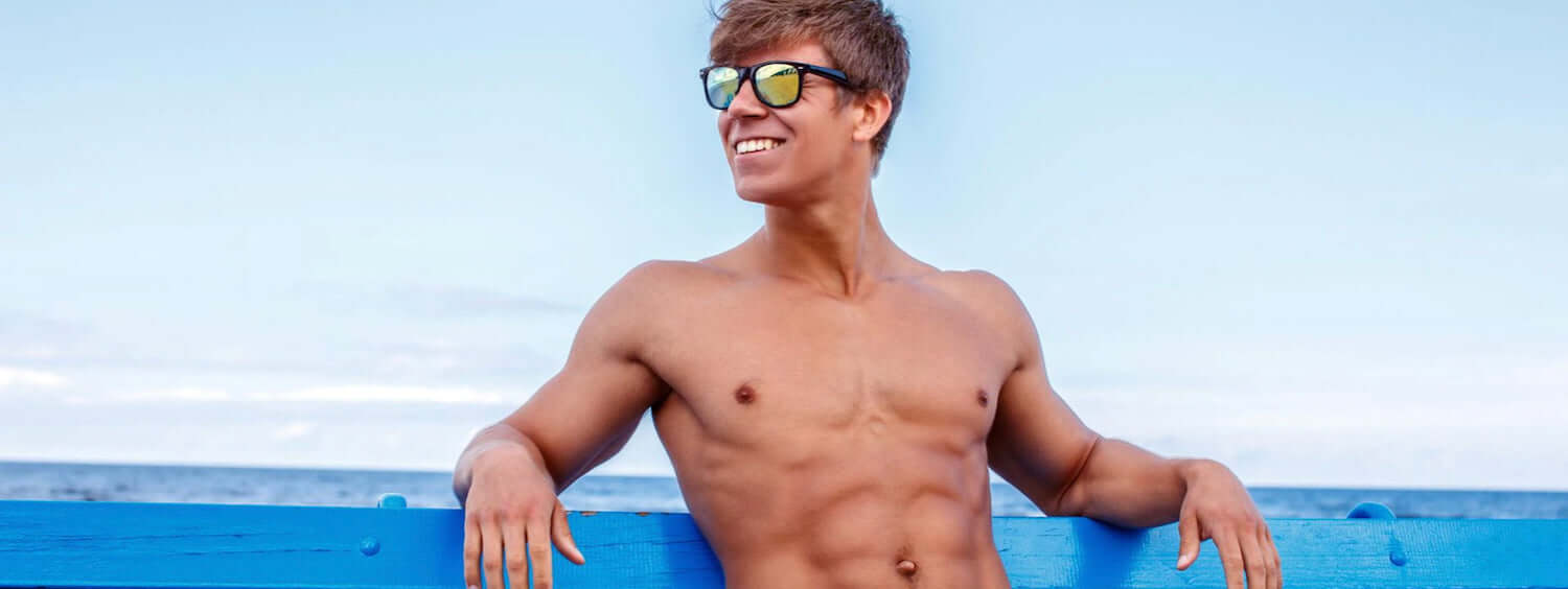 室內打造出黝黑膚色