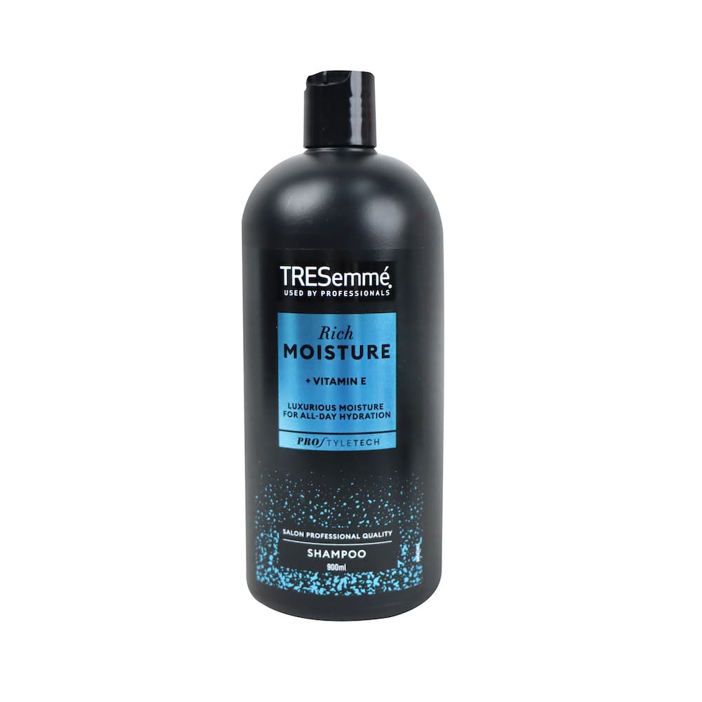 TRESemmé Rich Moisture + Vitamin E Shampoo 900ml