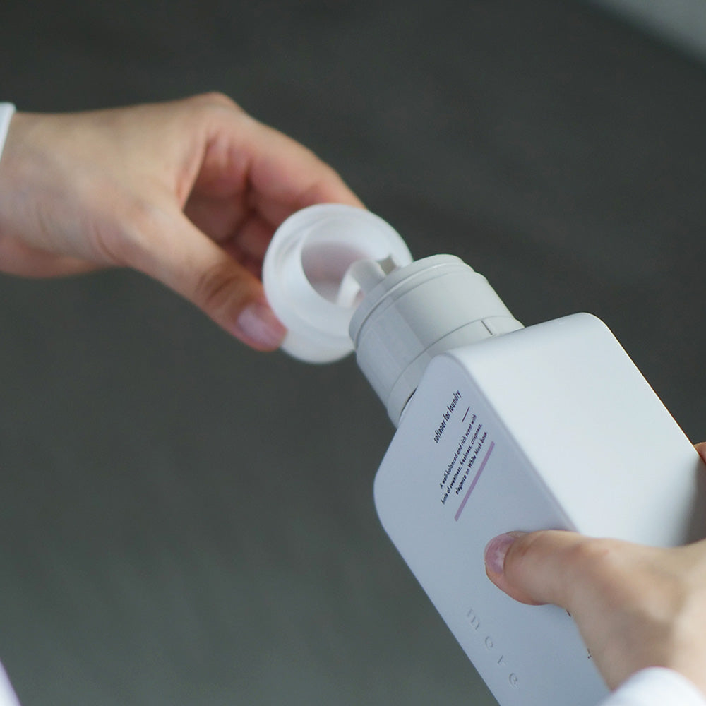 More Room 衣物柔順劑 (白麝香+小蒼蘭) 405ml